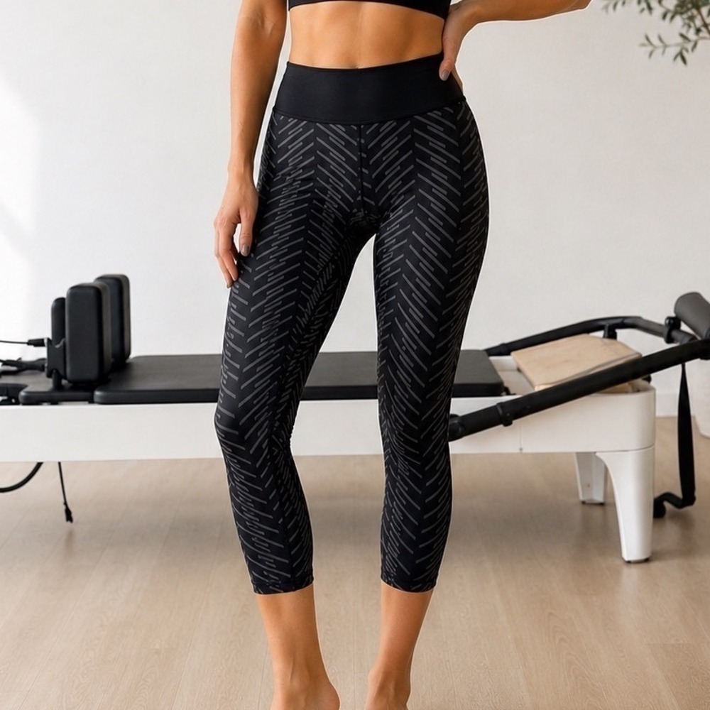 Pearl Izumi Leggings Geometric Chevron Cropped Black Gray Large Athletic Tights